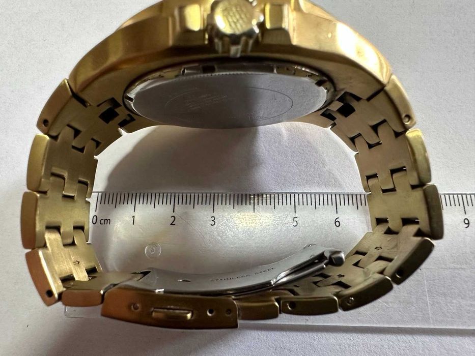 Продавам мъжки часовник Guess GW0278G2