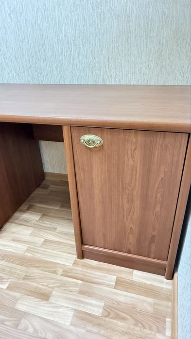 Стол компьютерный