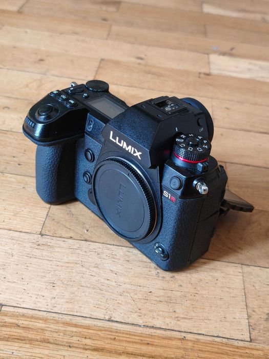 Panasonic Lumix S1R