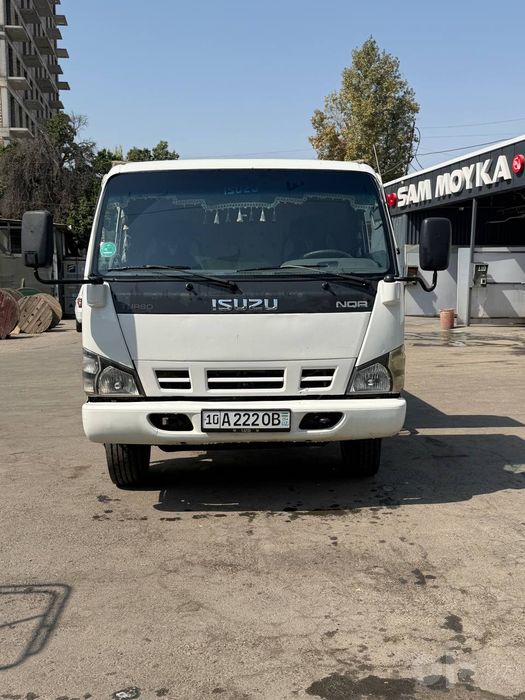 Isuzu  samasval 2010