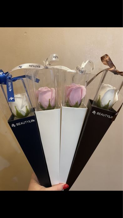 Сапунени рози в стилна опаковка