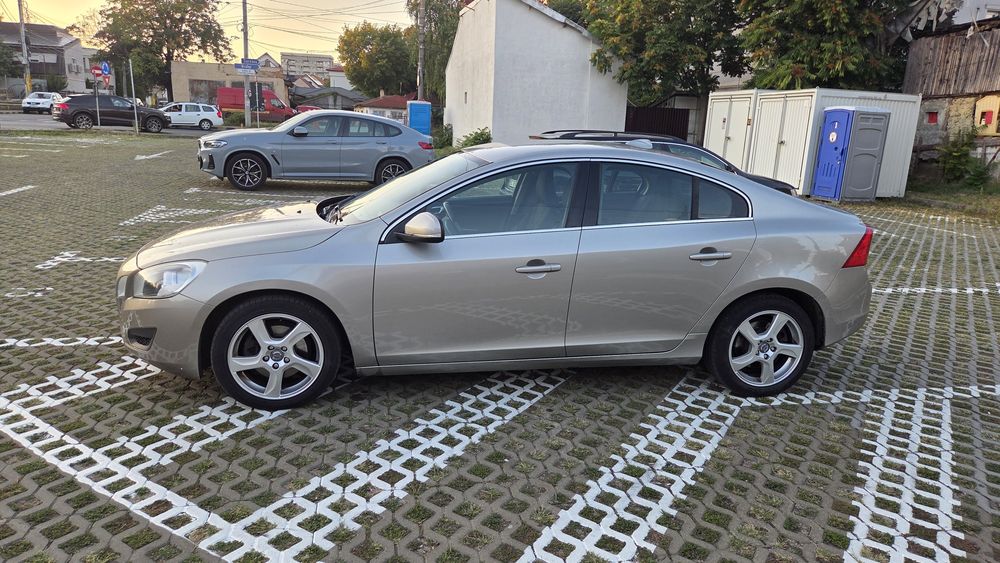 Volvo S60 D3 2011