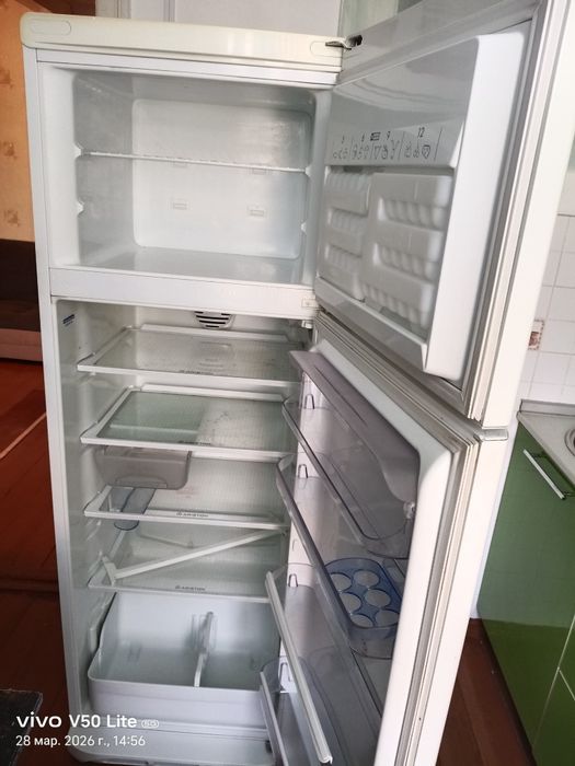 Продам холодильник Индезит.Б/у но в отличном состоянии.