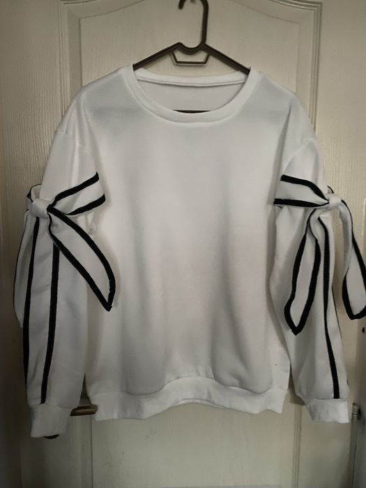 Ie din bumbac ; Pulover alb - negru Mango ;eșarfă din mătase 100%