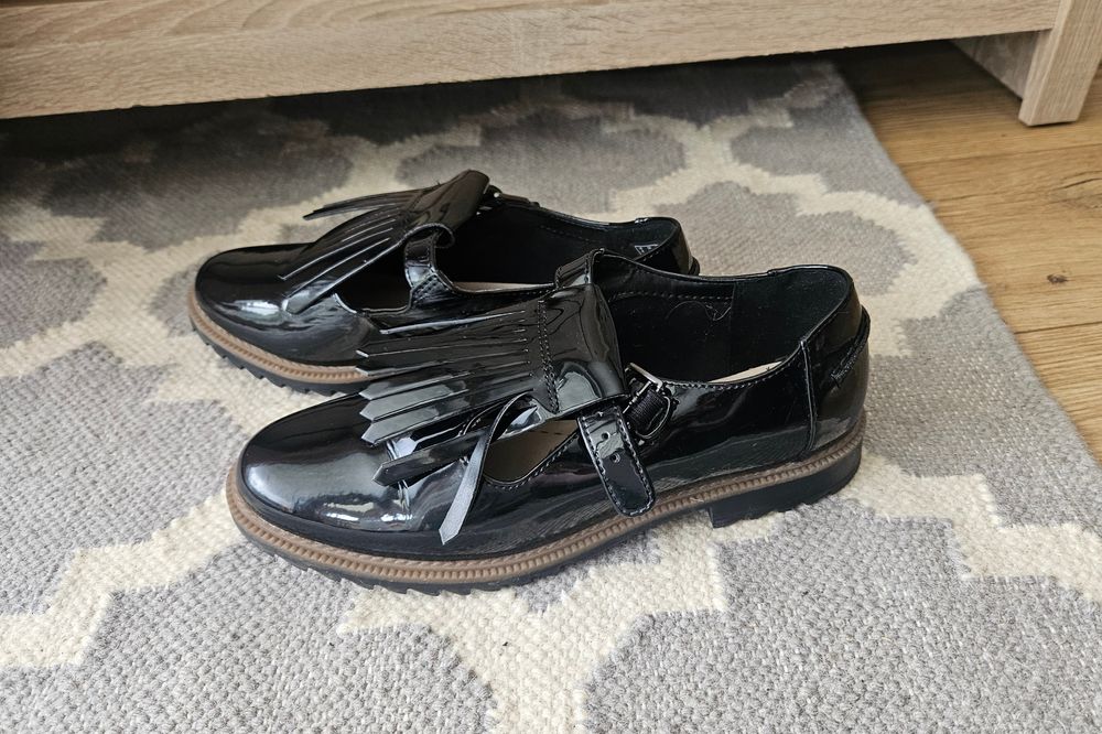 Pantofi piele ecologica, lac 36