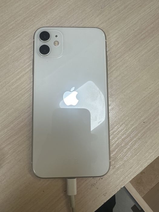 iPhone 11 в белом цвете оригинал