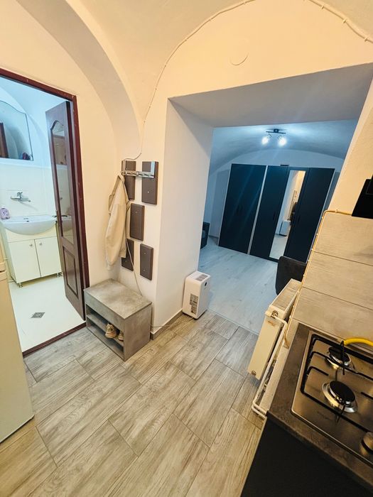 Garsonieră de închiriat