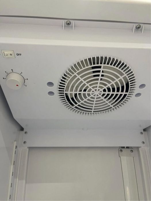 Витринный холодильник для общепита / магазина