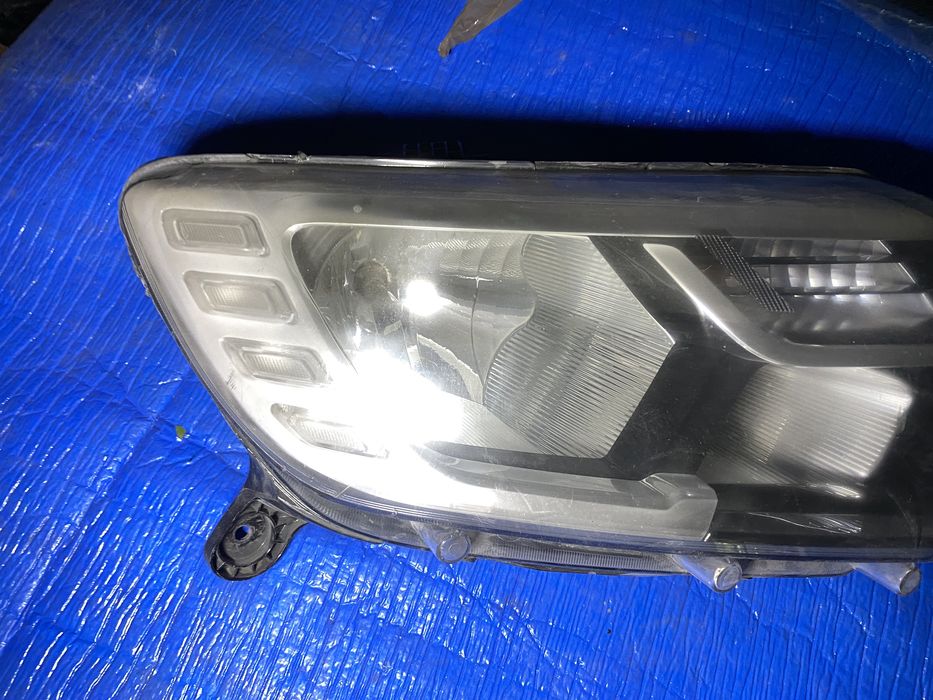 Far Dacia Logan 2 Sandero 2 Facelift 2017 - 2020 far dreapta DRL