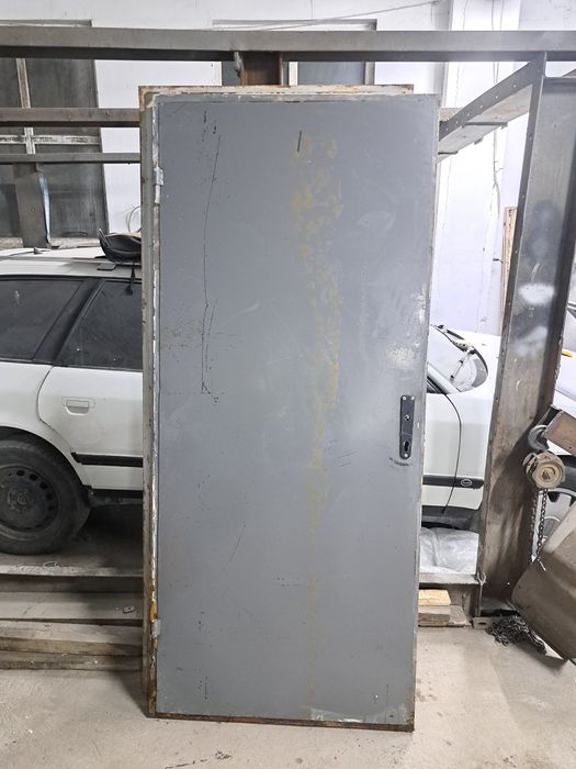 Двери металлические