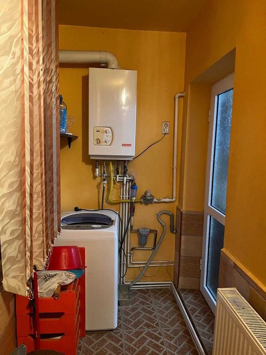 Apartament 3 camere decomandat, 70 mp, Buhusi – Central, zona linistita, mobilat