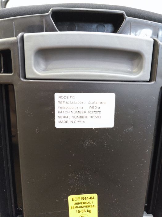 Стол за кола Bebe Confort - RoadFix 15-36 kg с IsoFixl