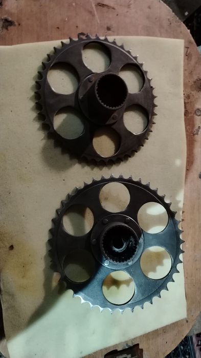 Продам запчасти на мотоцикл иж и Урал