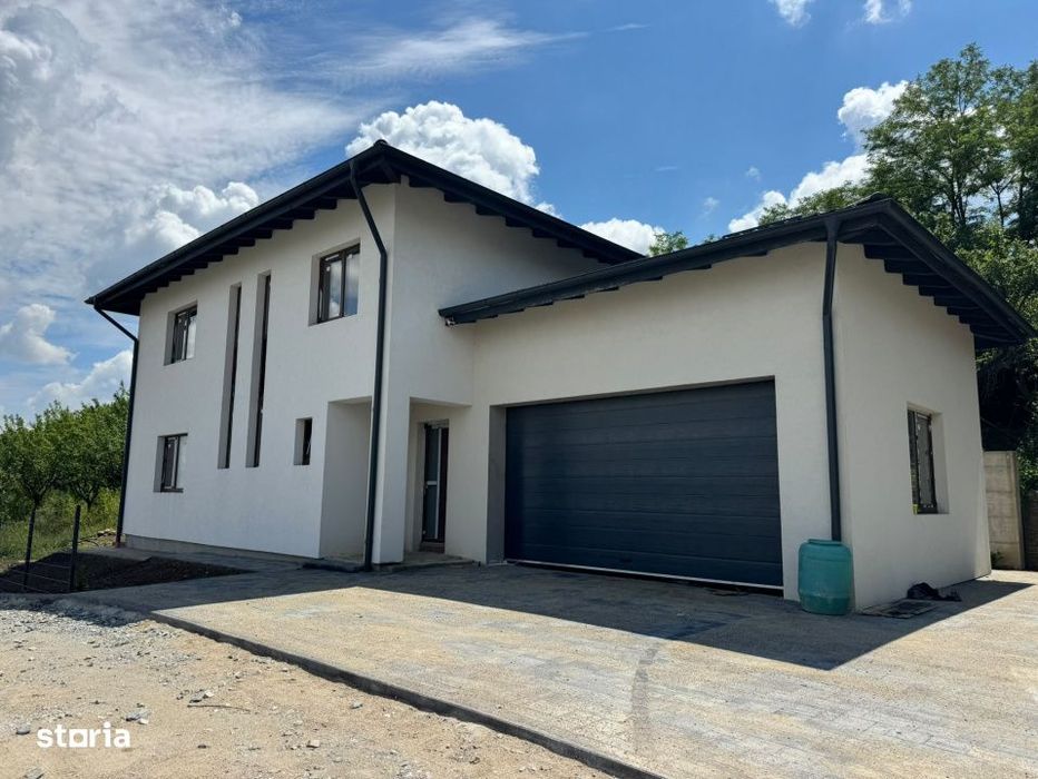 Dezmir, casa individuala, 3 dormitoare, 3 bai, garaj, 500 mp teren