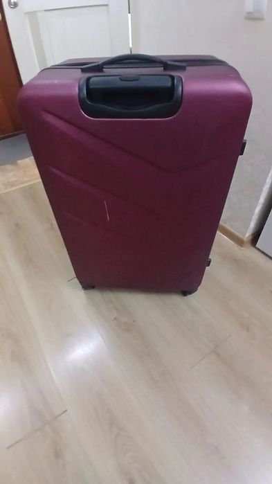 Чемодан большой продам