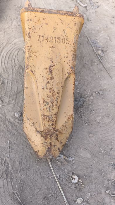 Продаются зубья на ковши экскаватора