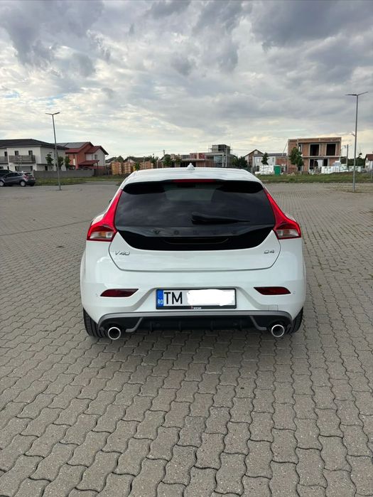 Volvo V40 D4 R Design 241hp