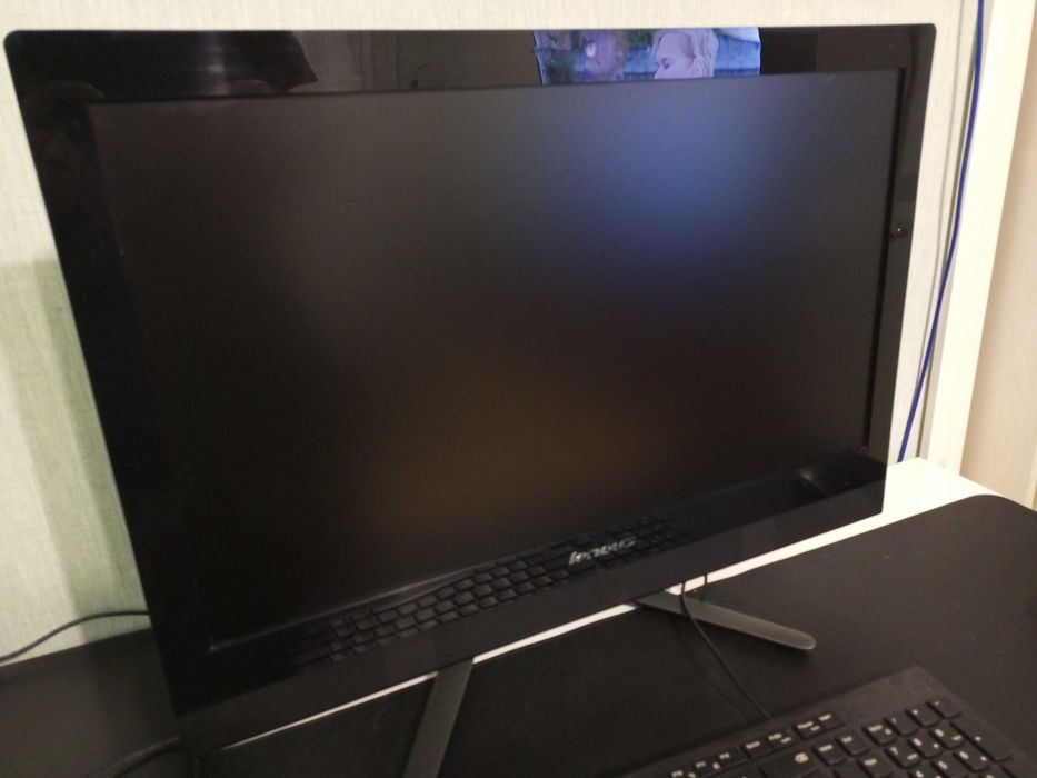 Продам моноблок Lenovo, торг