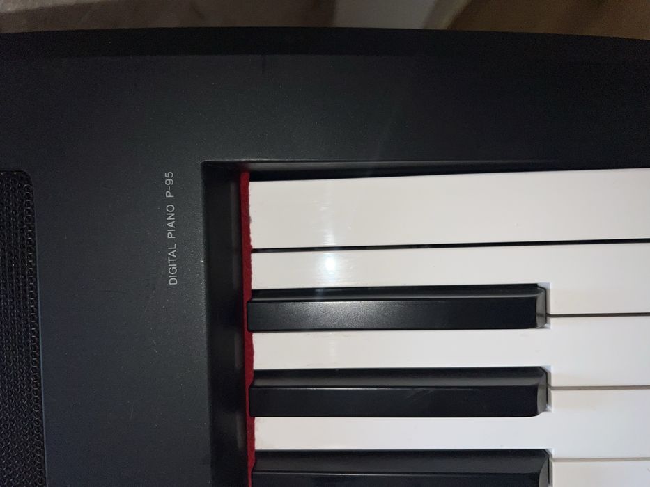 Yamaha P-95.