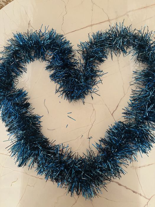 Новогодние дожди бусы игрушки