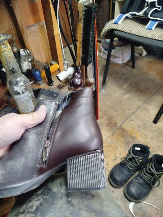 Ремонт чемоданов, обуви, мячей