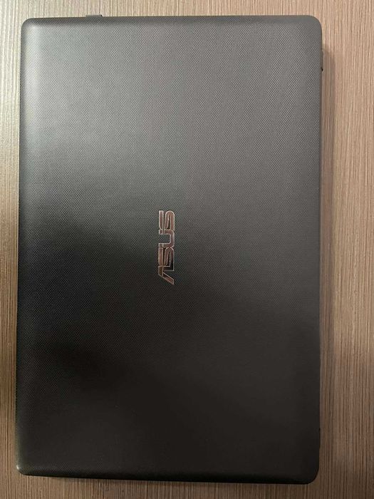 Лаптоп Asus X552M