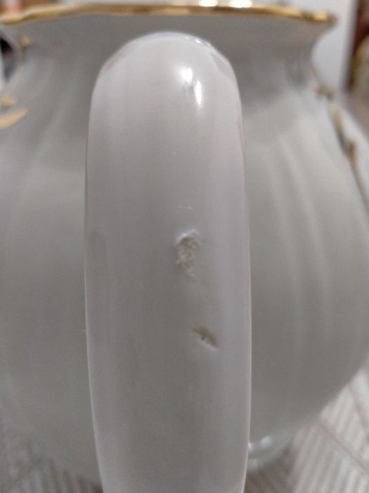 Продам два чайника