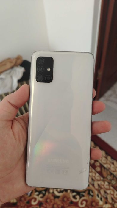 Самсунг А51 в хорошем состянии