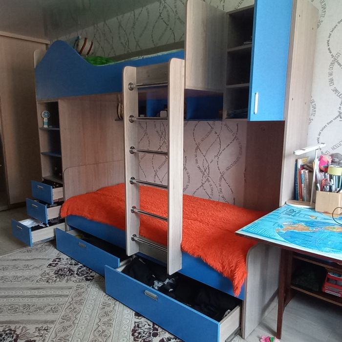 Продам кровать двухъярусную