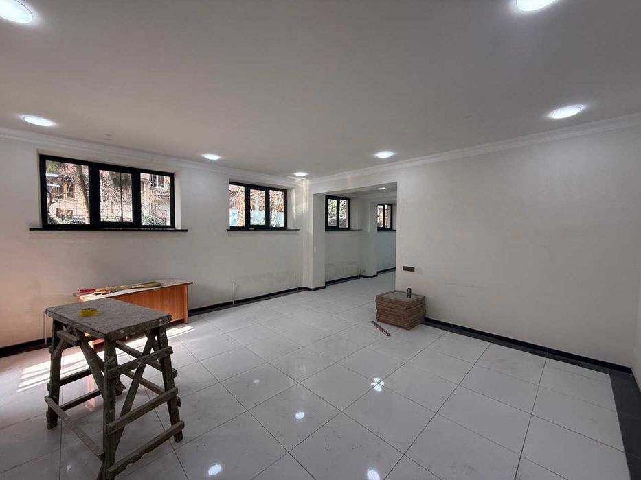 Сдаётся в аренду нежилое помещение 206 кв/м цена 2.500 $