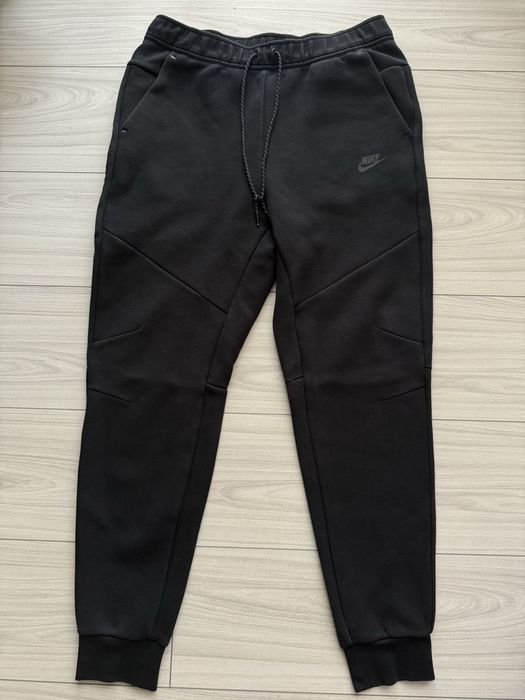 Pantaloni Nike Tech Fleece Negru