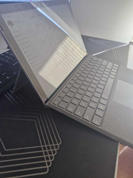 Tableta PC Laptop Microsoft Surface 7 pro i5 10th gen