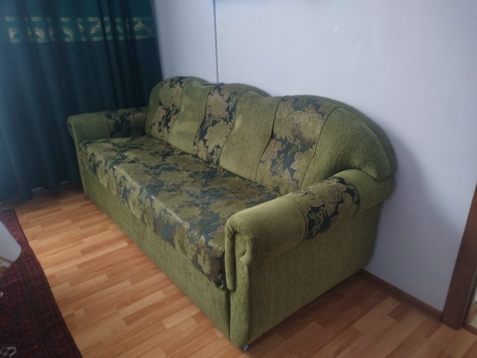 Срочно продам диван