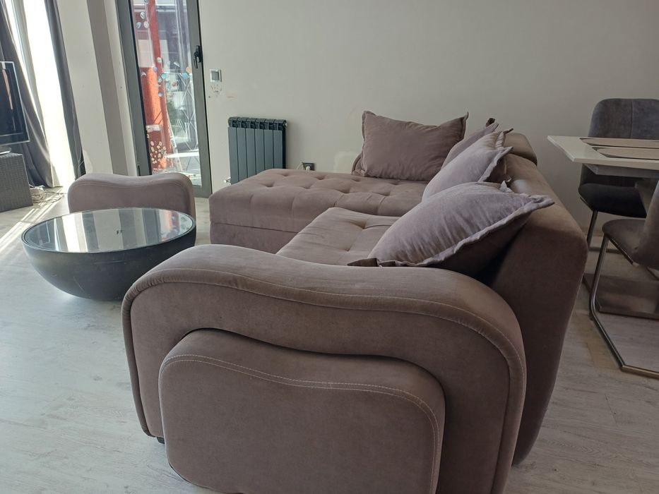 Диван,холна маса и рафт- кутии