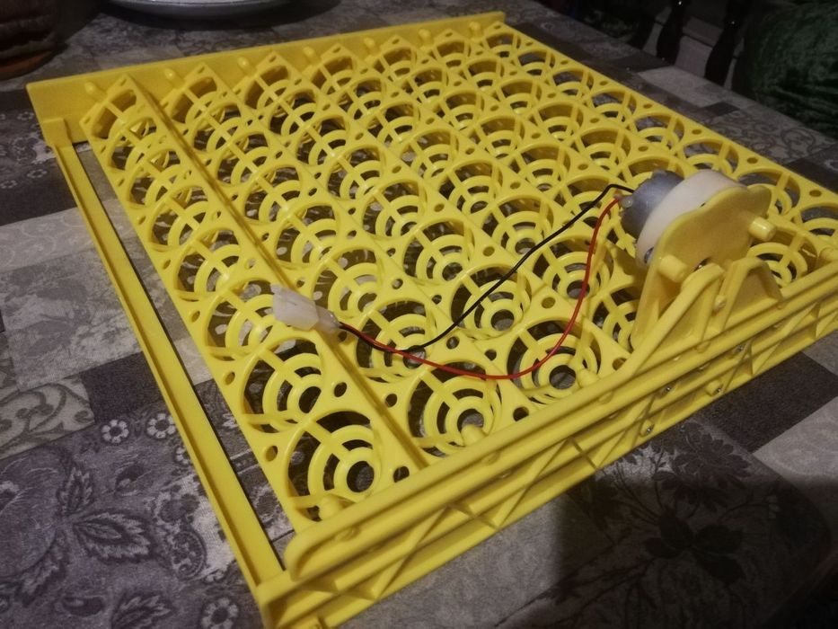 Инкубатор учун лоток