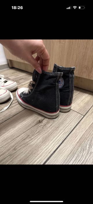 Tenesi vices mărimea 38