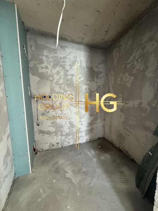 Панораме тристаен под спирка Патриарха