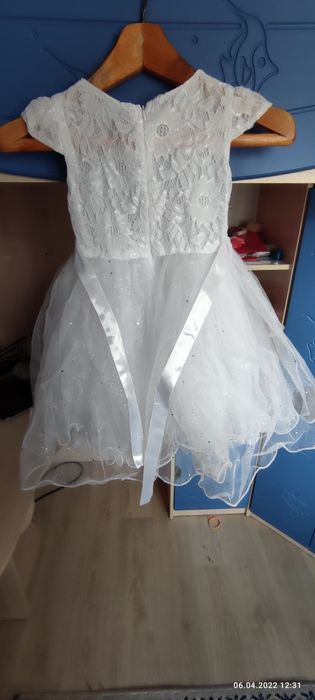 Пробам платье на девочку