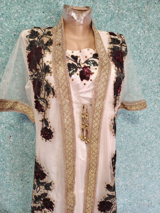 Kelinlar uchun Ansanbil sotiladi.