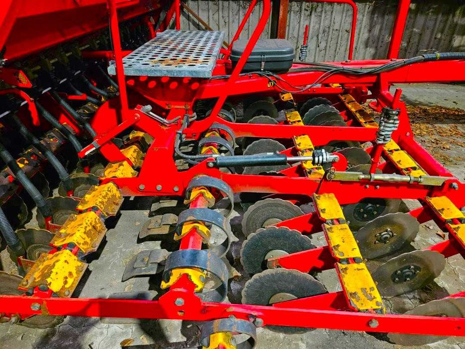 Semanatoare Vaderstad Rapid 400 C Super XL an 2016 cu PREGATIRE PE DISCURI + FERTILIZARE + Distribuitor seminte mici Kuhn Amazone Gaspardo John Deere
