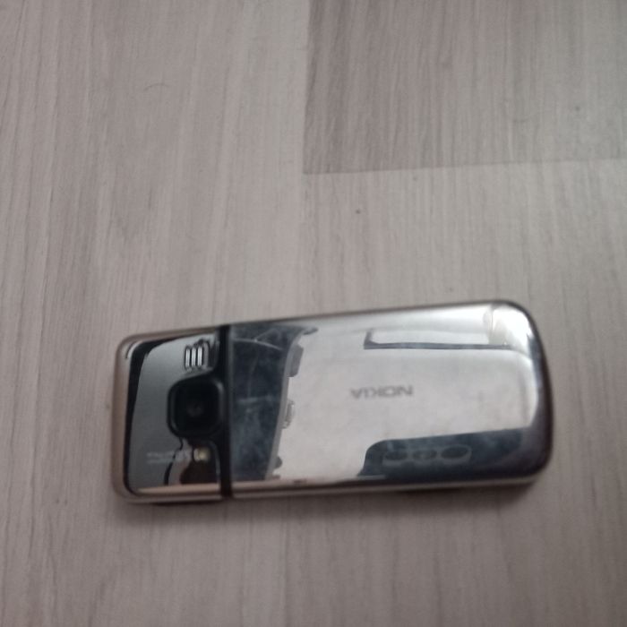 Nokia 6700 nu am baterie la el nu știu nimik