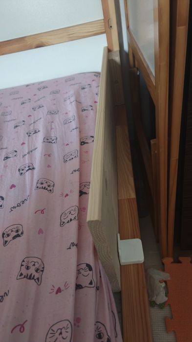 Vând Urgent pat reversibil Ikea