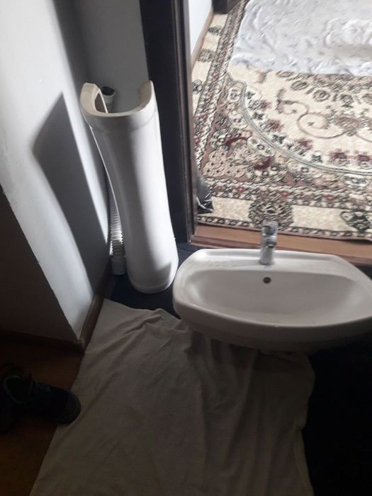 Unitaz b/u holati yaxshi smisteteli rakvina bn