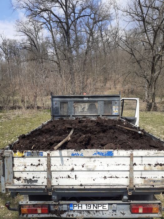 Aduc la comanda gunoi de grajd