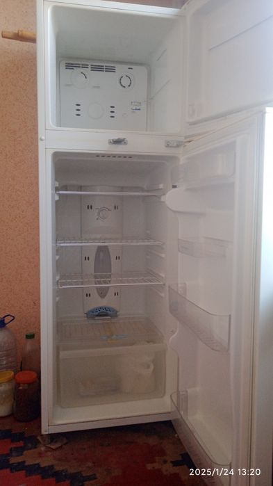 Продается Холодильни LG