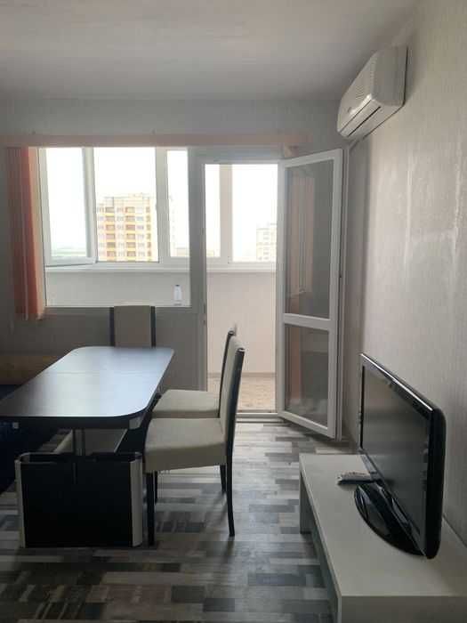 Дава се под наем Двустаен апартамент в Бургас, Славейков - 40 кв.м за 200 € - Снимка #2