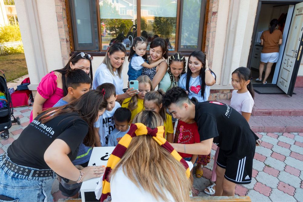 Нащупай шоу  , что в коробке?