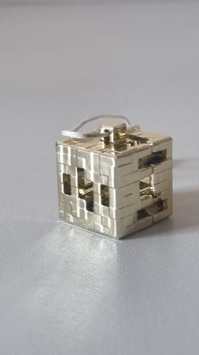 Две редкие мини фигурки стимость куба:190000 а алекса:150000