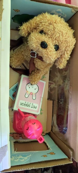 Играчки с батерии, ходещи, лаещи, легло за кукла с гърне за кукли