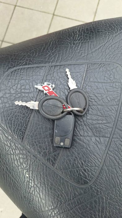 Продавам    Скутер Aprilia 500 kub. Като нов